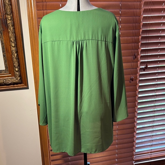 Karen Kane Green Bracelet Sleeve Asymmetric Top Women's Size 3X - Picture 3 of 7
